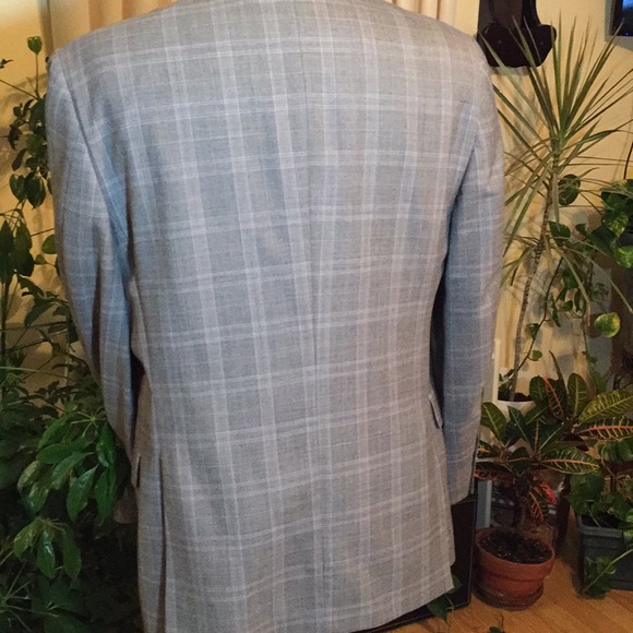 💯% Wool Jos A Bank Tailored Fit Gray Suit Jacket - Picture 3 of 8